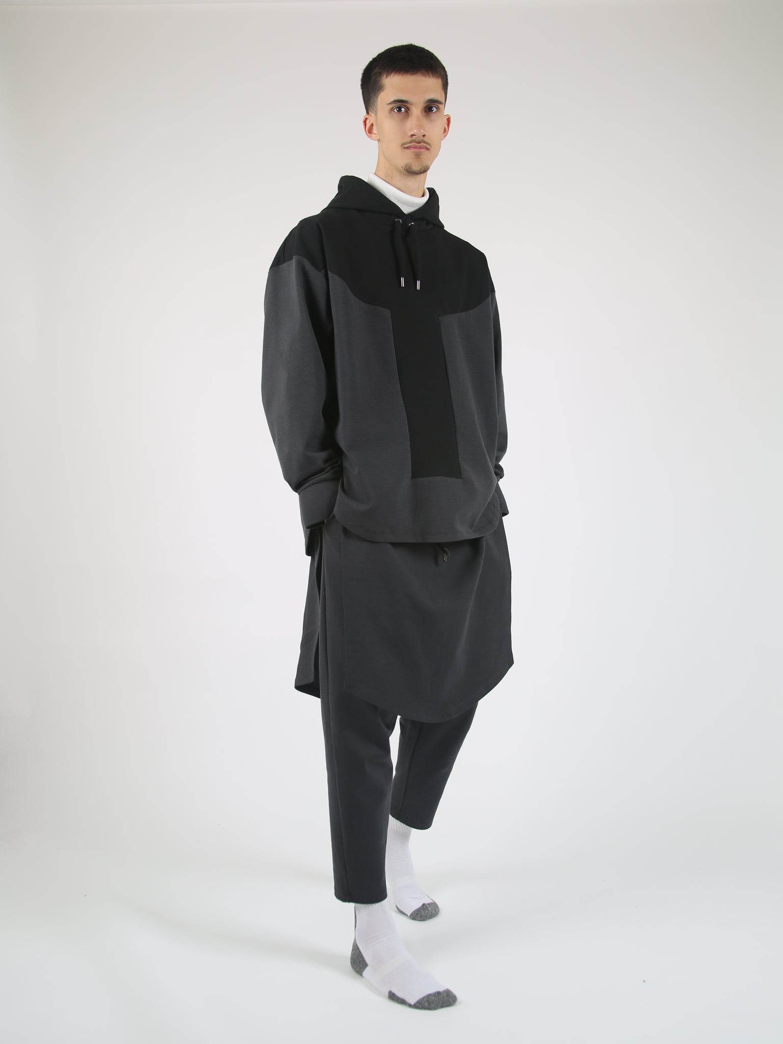 Short Panel Trousers